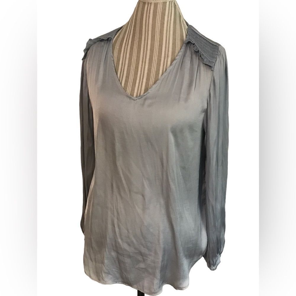 Philosophy size XL silver blouse like new condition see pics